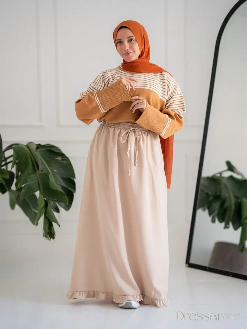 Skirt with bottom ruffle