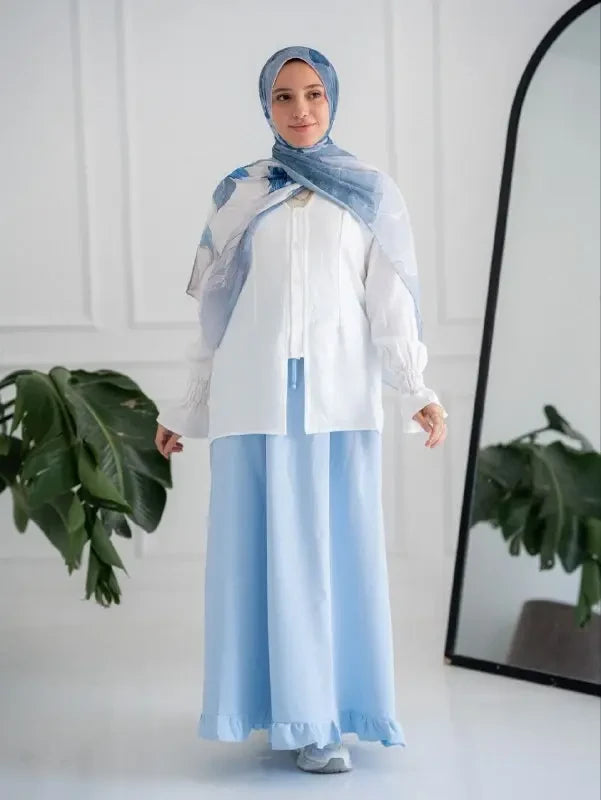 Skirt with bottom ruffle