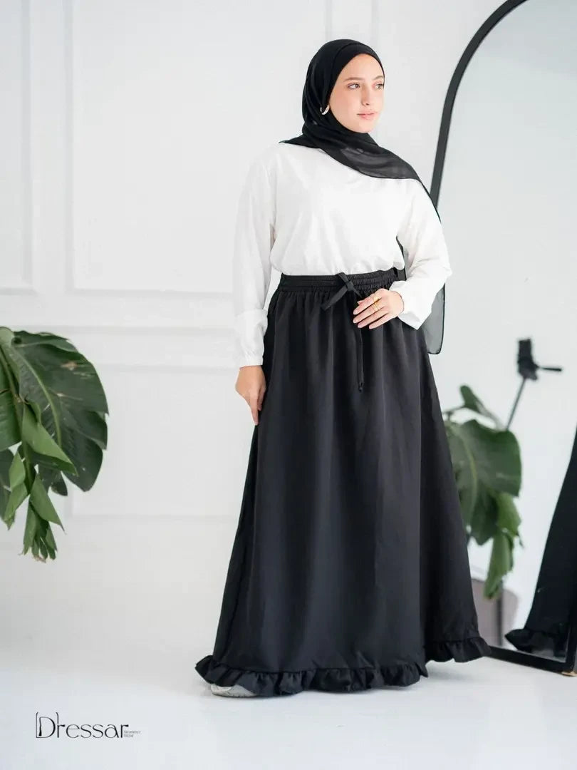 Skirt with bottom ruffle