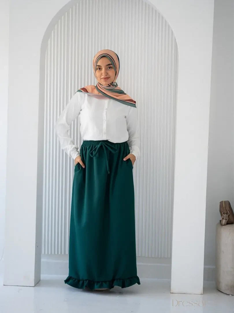 Skirt with bottom ruffle