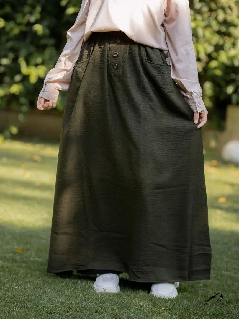 Skirt with front pockets