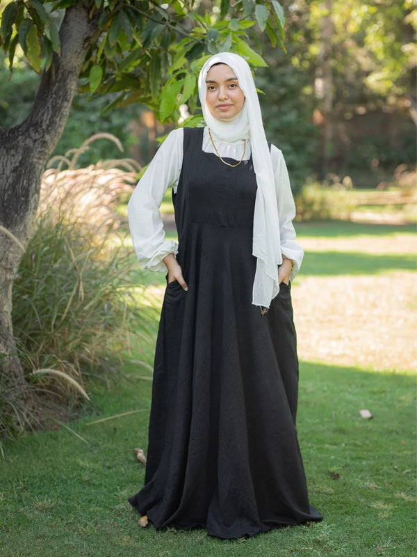 فستان مربع أسود