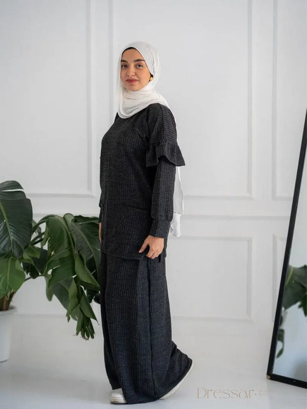 Black Two-Piece Set | طقم أسود بجيوب أمامية