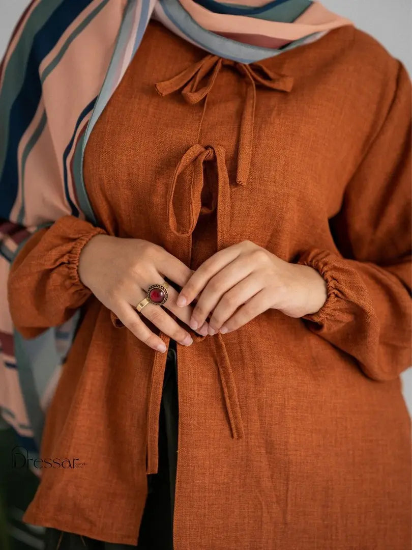 Three-strand blouse