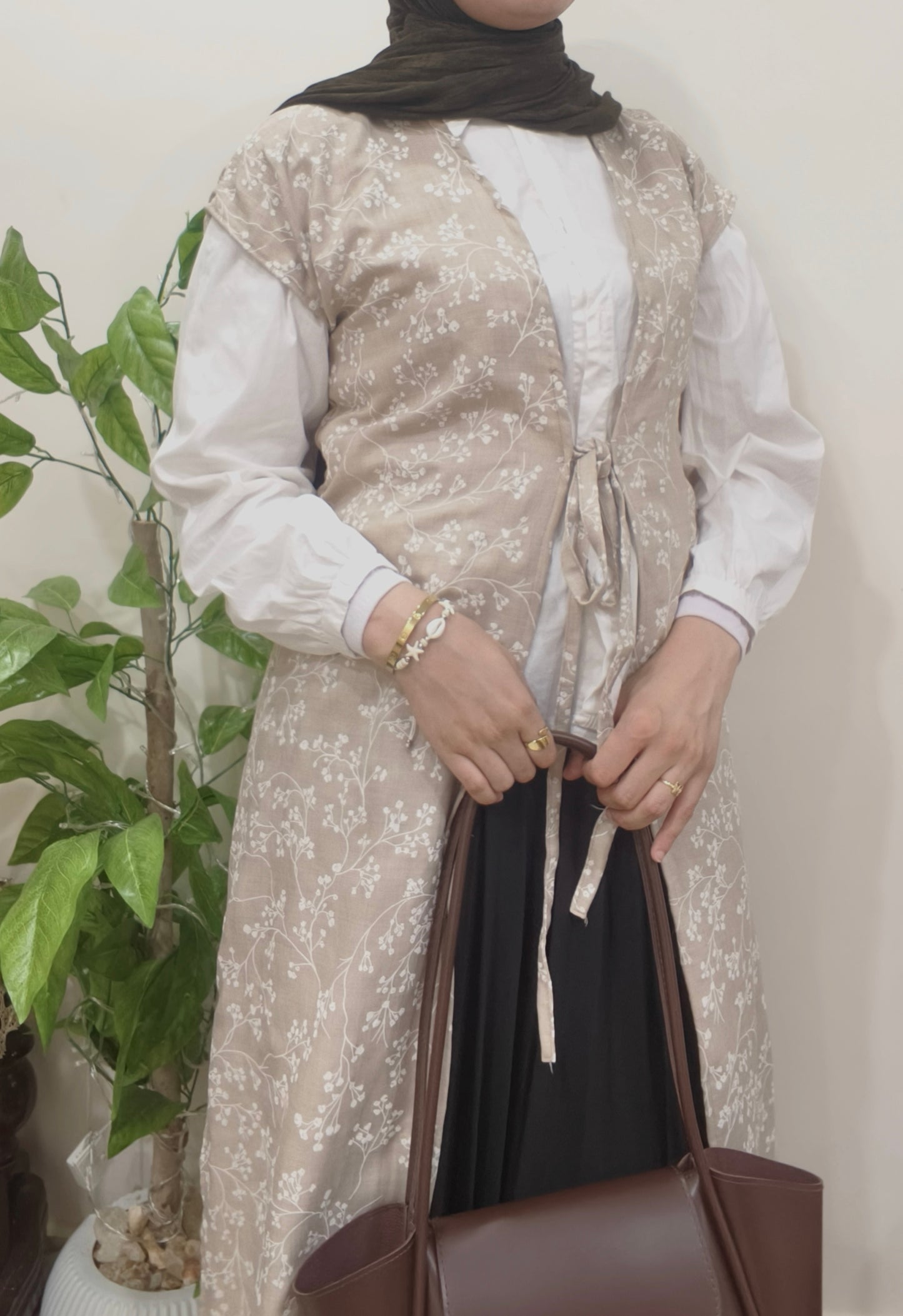 Quarter sleeve floral cardigan