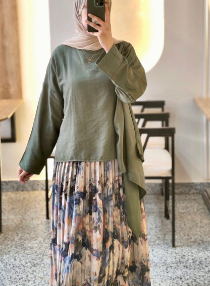 بلوزة زيتونية مع شال كتف
