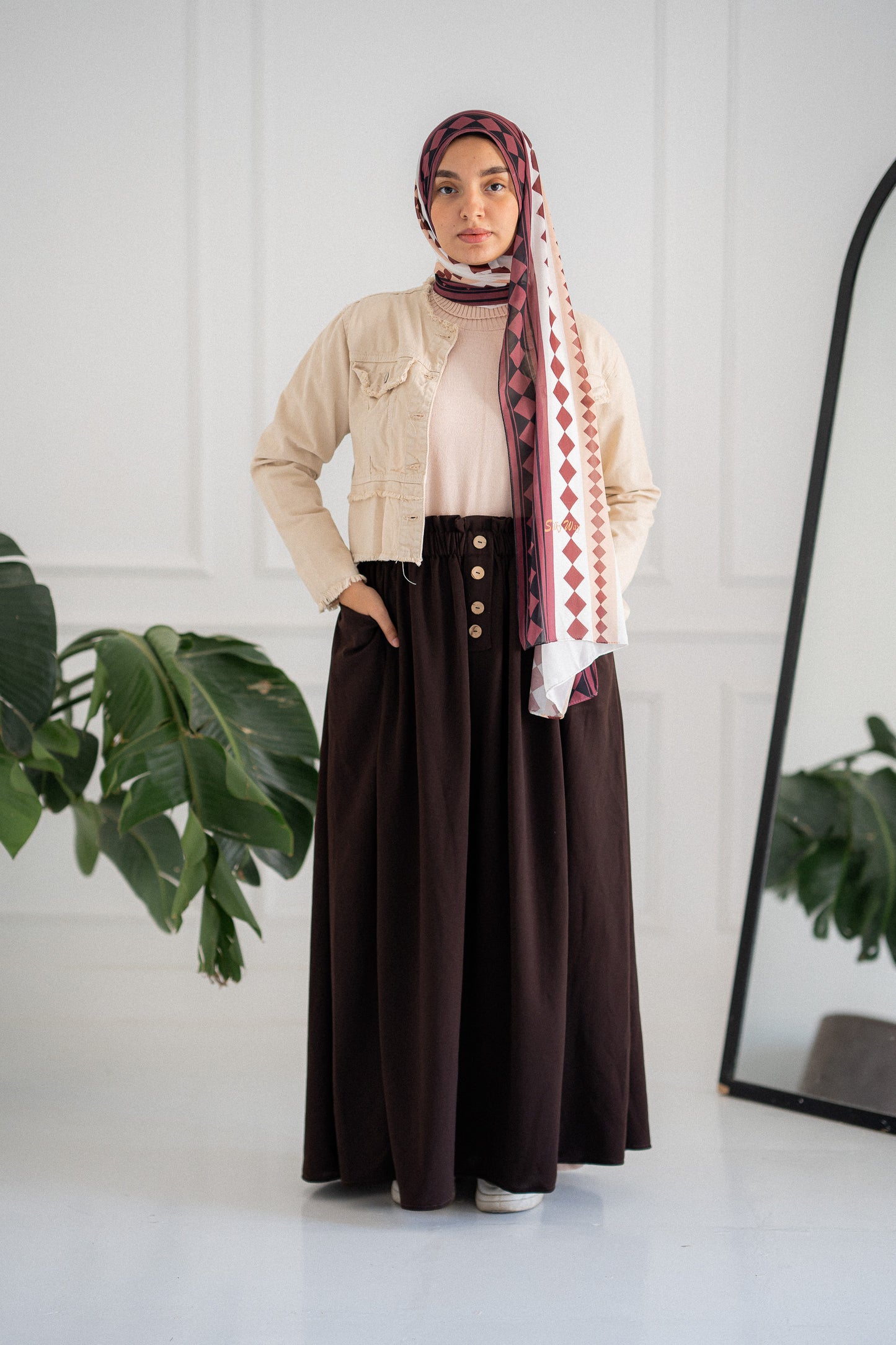 Skirt with two front pockets