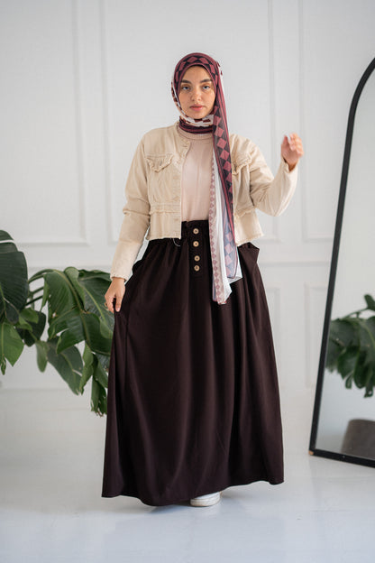 Skirt with two front pockets