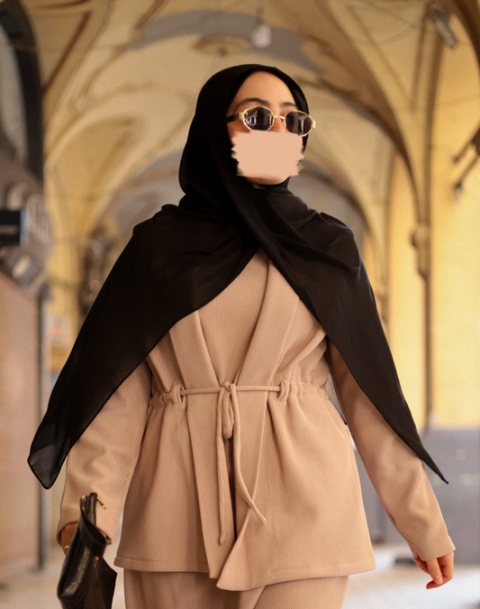 Beige basic suit with vest