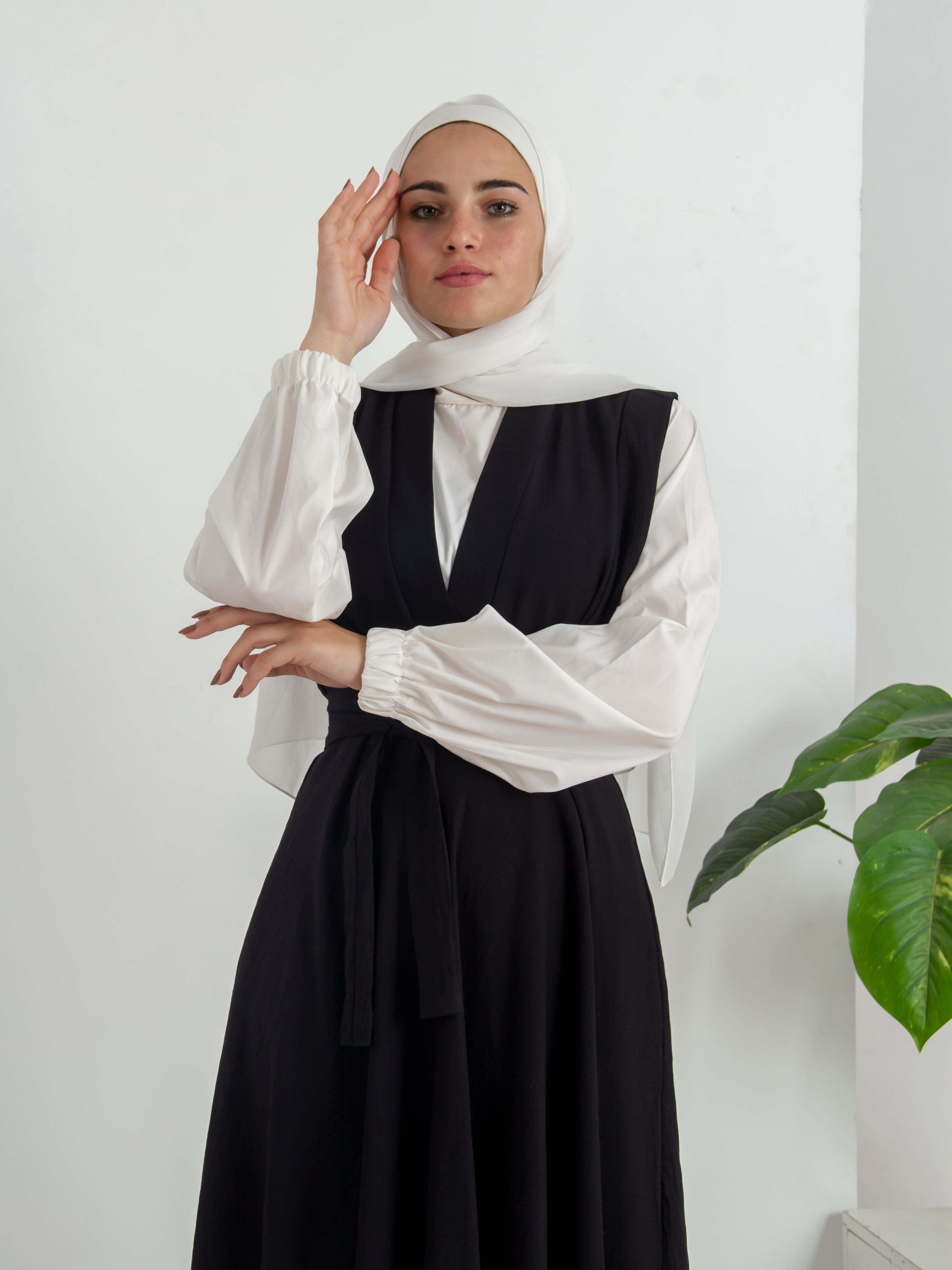 Black Dress with a Reseda Cut