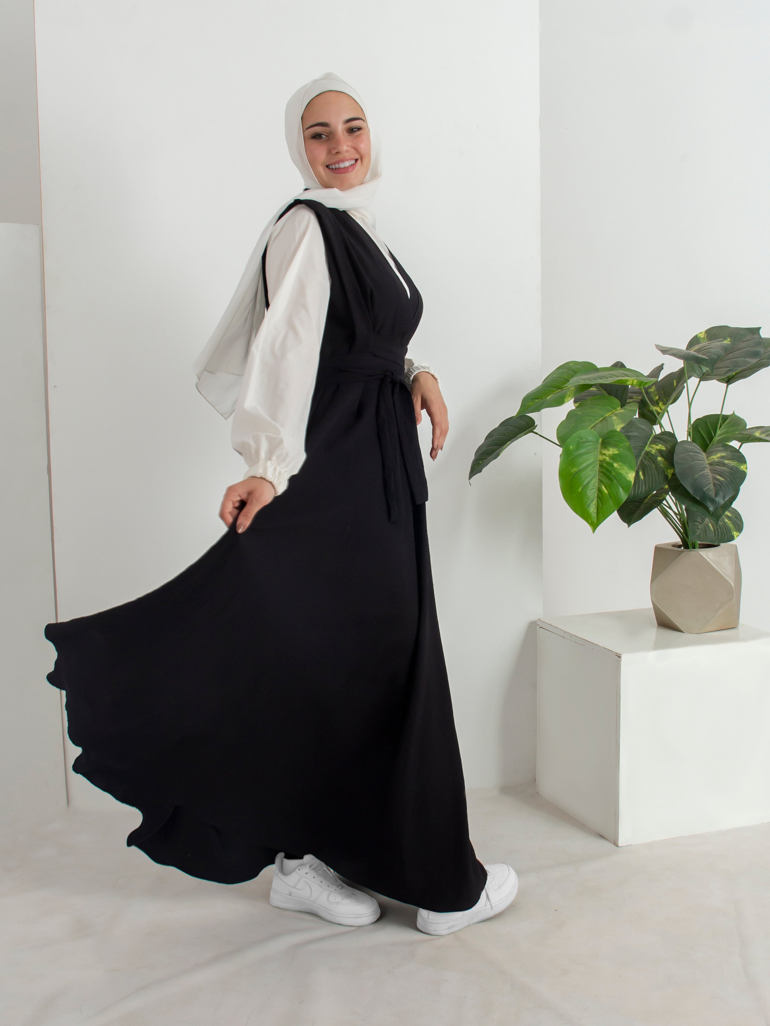 Black Dress with a Reseda Cut