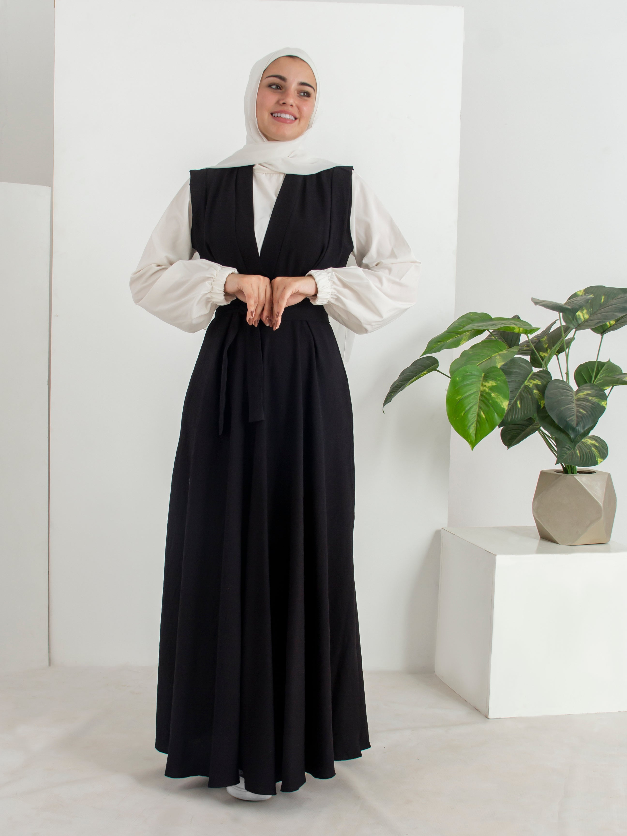 Black Dress with a Reseda Cut