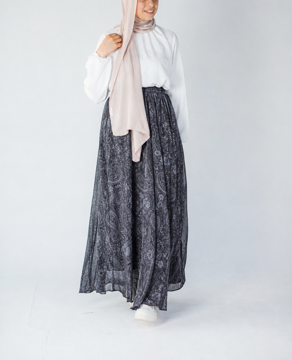 Black Paisley Chiffon Skirt | جيبة شيفون بيزلي سوداء
